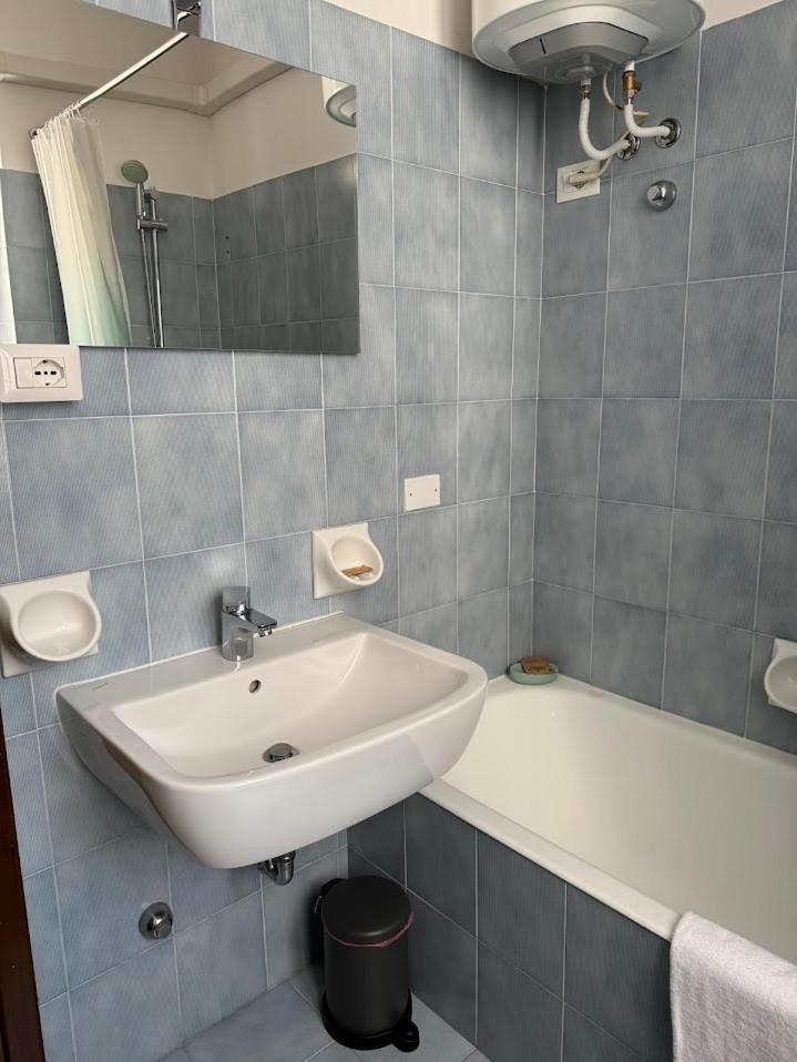 La Torretta Apartment Пескьера-дель-Гарда Экстерьер фото